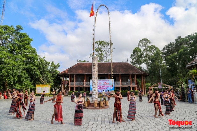 Hỗ trợ bảo tồn, phát huy văn hóa phi vật thể các dân tộc thiểu số có nguy cơ mai một - Ảnh 1.