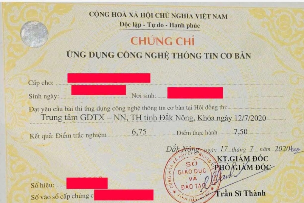 Vụ thu hồi hơn 1.200 chứng chỉ tin học: Sẽ xin Bộ GDĐT cấp lại phôi bằng - 1