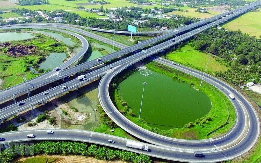 Phấn đấu đạt mục tiêu đến hết năm 2025 cơ bản hoàn thành 600 km đường cao tốc vùng đồng bằng sông Cửu Long