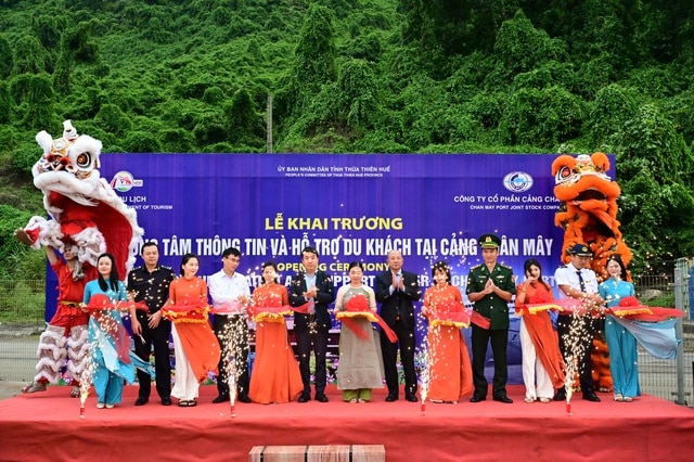 Khai trương Trung tâm Thông tin và Hỗ trợ du khách tại khu vực cảng Chân Mây - Ảnh 1.