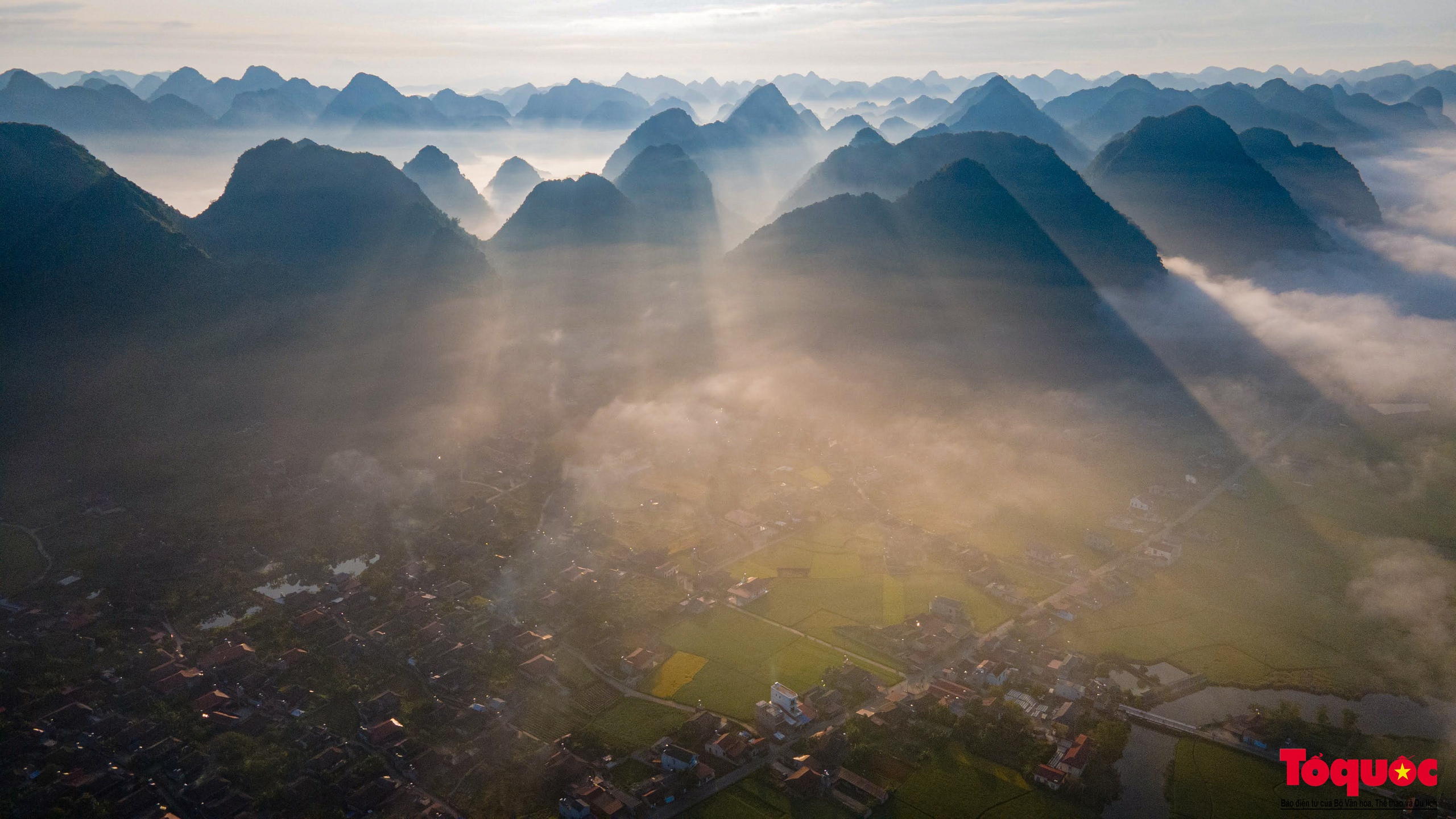 Khám phá ngôi làng cổ hàng trăm năm tại "thung lũng mây" Bắc Sơn - Ảnh 1.