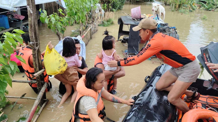 Bão Trà Mi gây thiệt hại nặng nề tại Philippines. (Ảnh: Reuters)