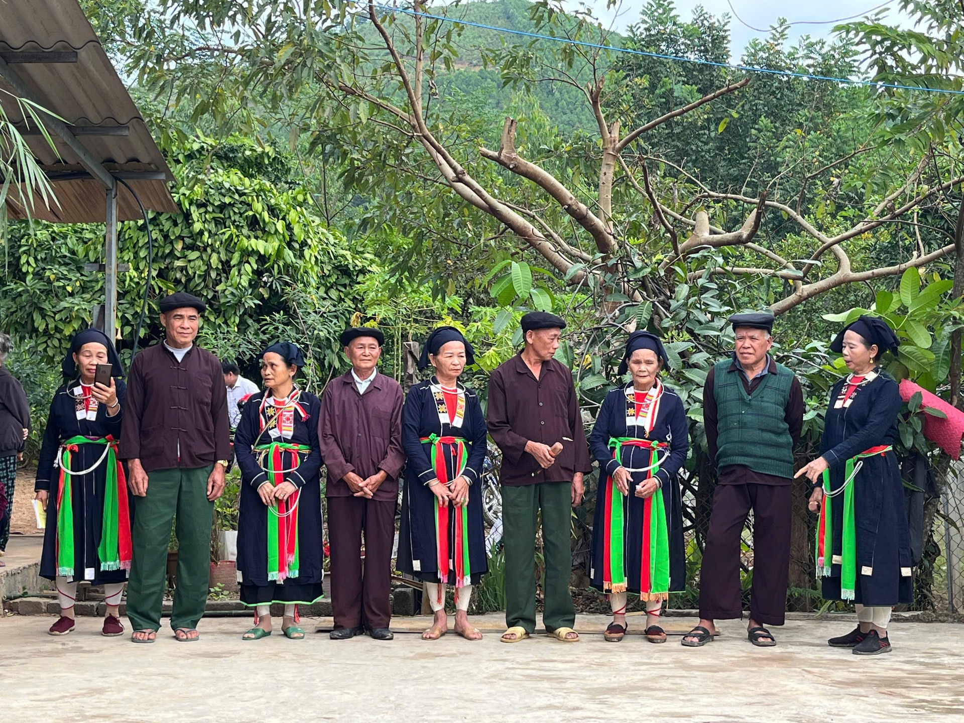 mua tac xinh net van hoa dac sac cua dong bao san chay hinh 1