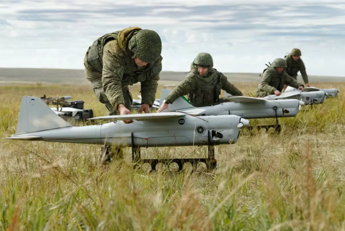 Cuộc chiến ở Ukraine: Nga thúc đẩy sử dụng ‘trí thông minh bầy đàn’ cho drone