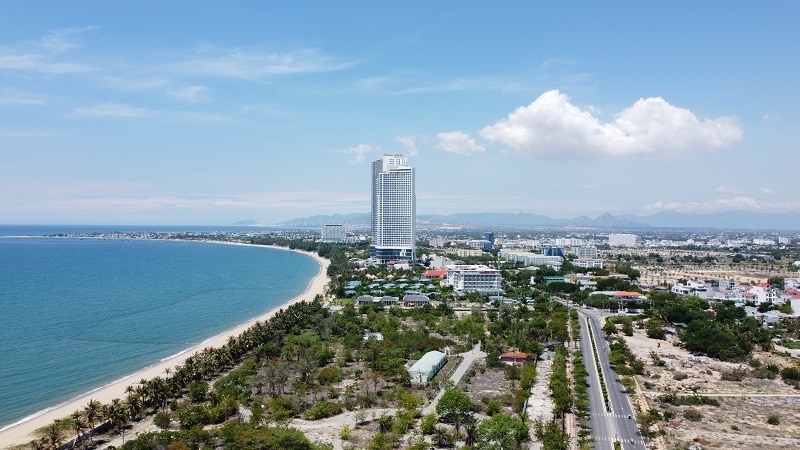 Dự án Sunbay Park Hotel & Resort gồm 3 tòa tháp, trong đó tòa tháp A cao nhất với 55 tầng.