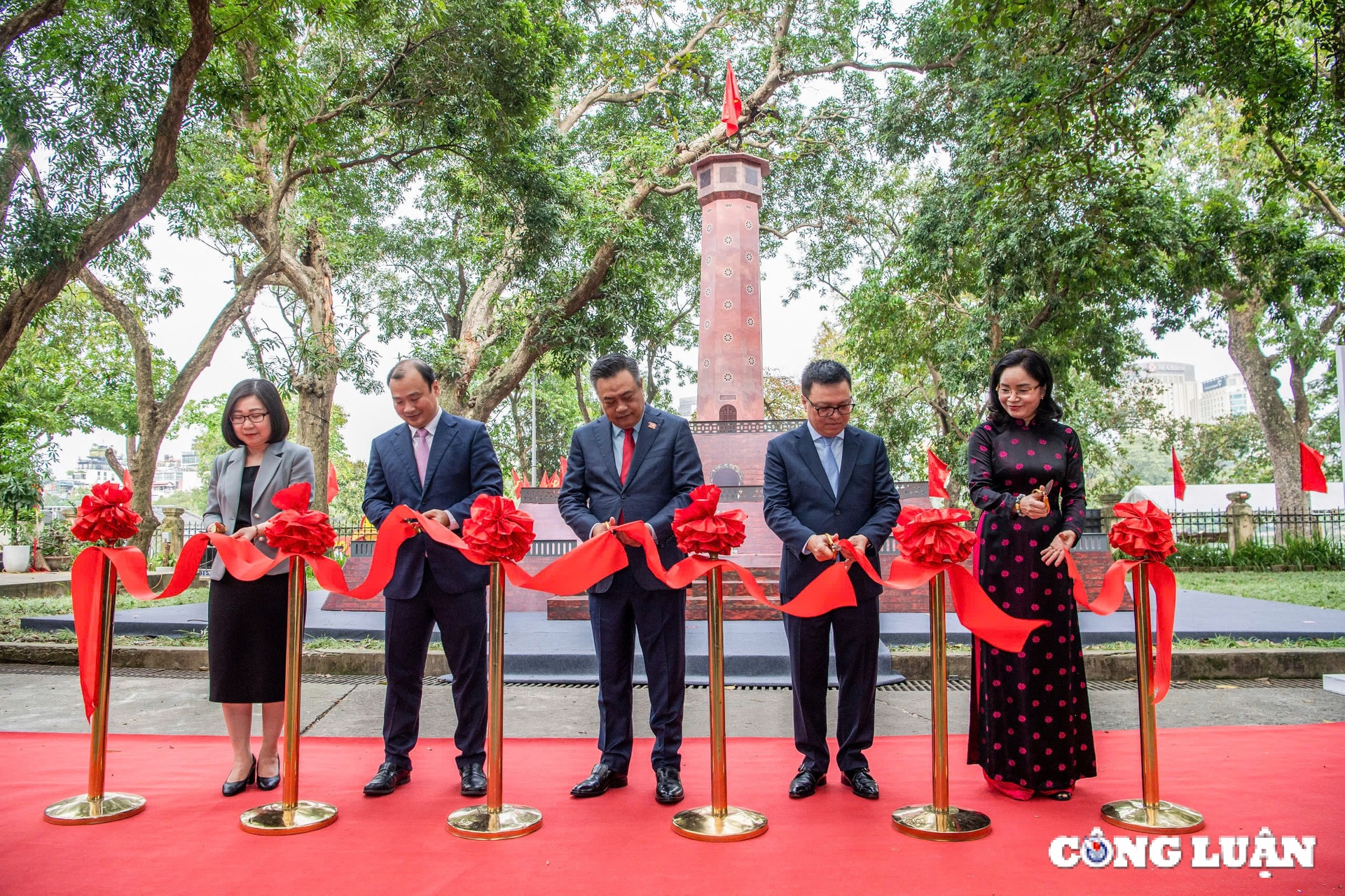 trien lam tuong tac cot co ha noi noi gan ket lich su voi nen tang cong nghe tao ra trai nghiem moi me hinh 1