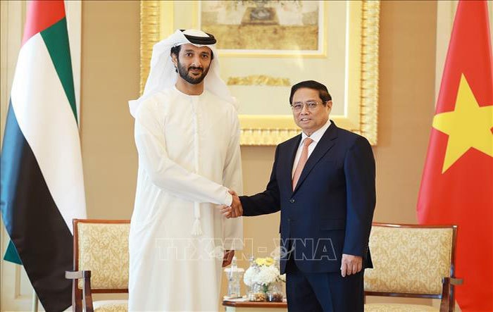 Thủ tướng Phạm Minh Chính tiếp Bộ trưởng Kinh tế UAE Abdulla Bin Touq Al Marri. Ảnh: Dương Giang/TTXVN