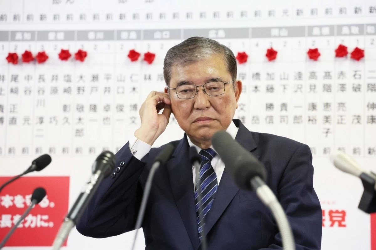 Prime Minister Shigeru Ishiba during an interview with reporters at the Liberal Democratic Party's headquarters in Tokyo on Sunday night | JIJI