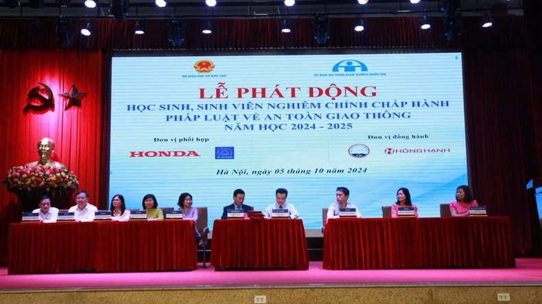 Phát động học sinh, sinh viên chấp hành pháp luật về trật tự an toàn giao thông ảnh 1