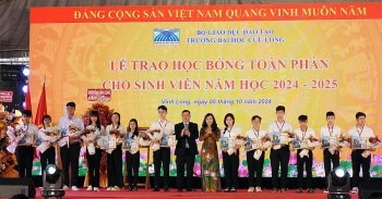 38 tân sinh viên Lào, Campuchia nhận học bổng toàn phần tại Trường Đại học Cửu Long