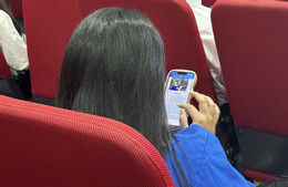 ນັກສຶກສາ