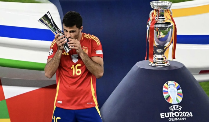 Rodri hay nhất EURO 2024.