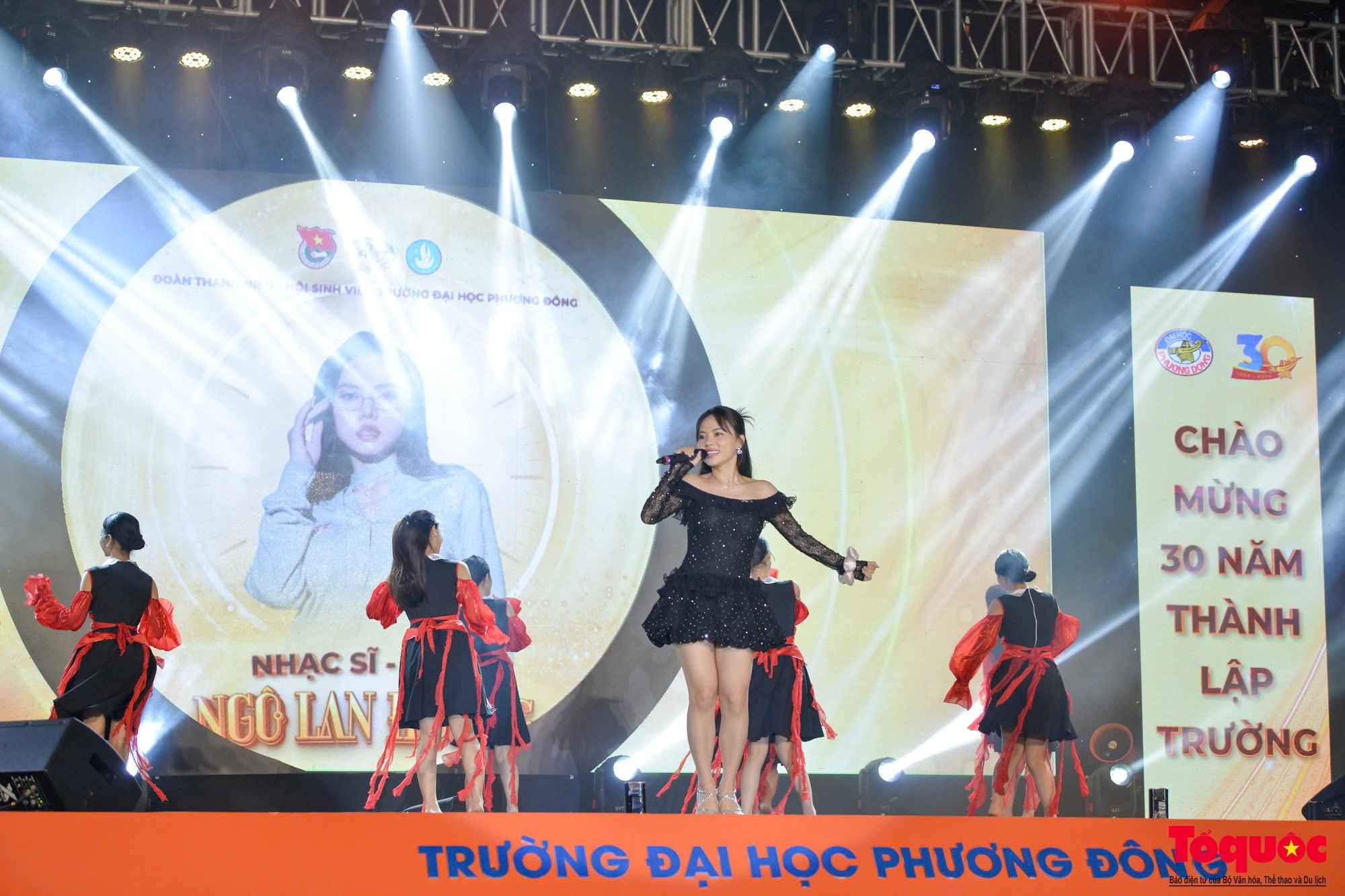 Rực rỡ sắc màu Phương Đông cùng ‘Time of Luminous’ chào tân sinh viên - Ảnh 1.