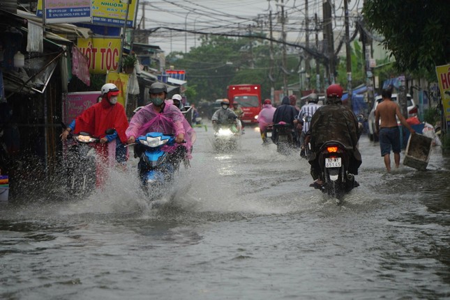 Tháng 10, TPHCM sẽ có mưa to diện rộng trong vài ngày ảnh 1