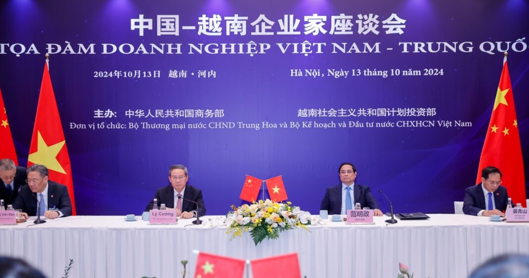 Thủ tướng Phạm Minh Chính và Thủ tướng Lý Cường tham dự tọa đàm doanh nghiệp Việt Nam- Trung Quốc