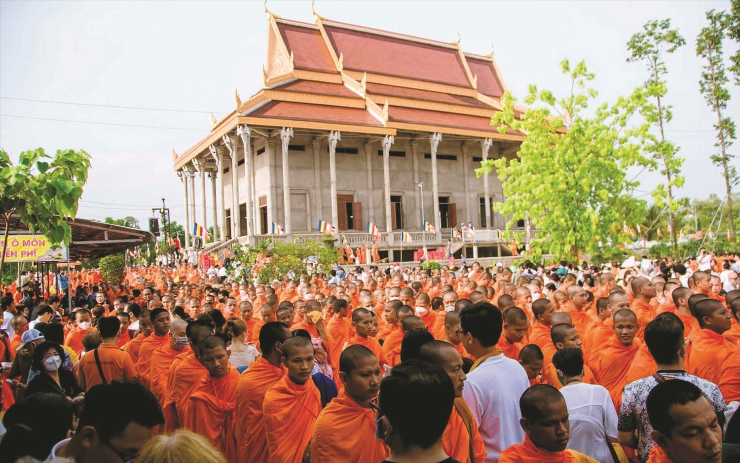 Với đồng bào dân tộc Khmer, chùa là trung tâm tín ngưỡng, văn hóa, giáo dục của cộng đồng. Ảnh: Như Tâm