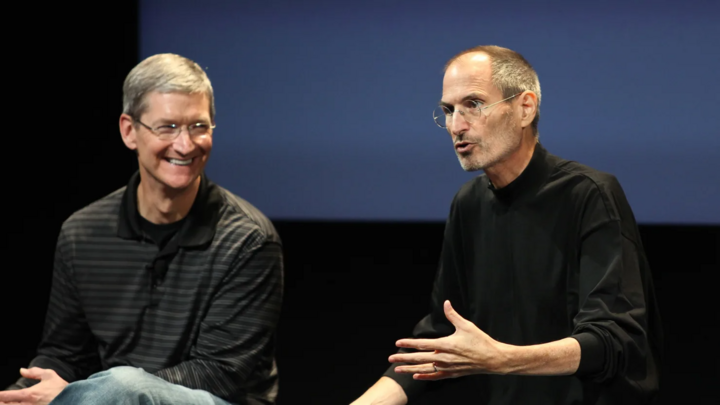 Tim Cook và Steve Jobs năm 2010. (Ảnh: Getty)