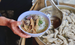 Cau Dong Quynh Mai vermicelli with meatballs.jpg