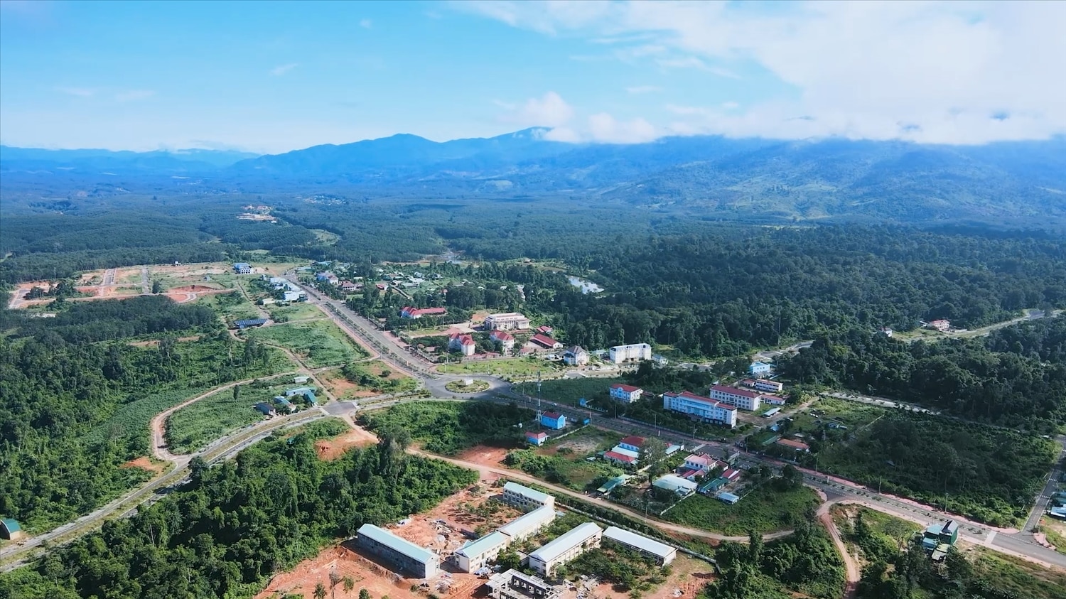 Trung tâm hành chính huyện Ia H’Drai 