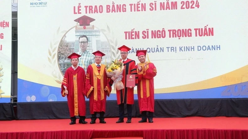 Gắn đào tạo với thực tiễn doanh nghiệp và hoạt động nghiên cứu khoa học ảnh 1