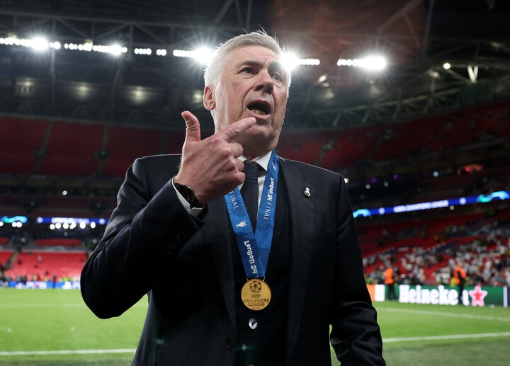 HLV Carlo Ancelotti không có mặt tại lễ trao giải khi được xướng tên là HLV xuất sắc nhất.