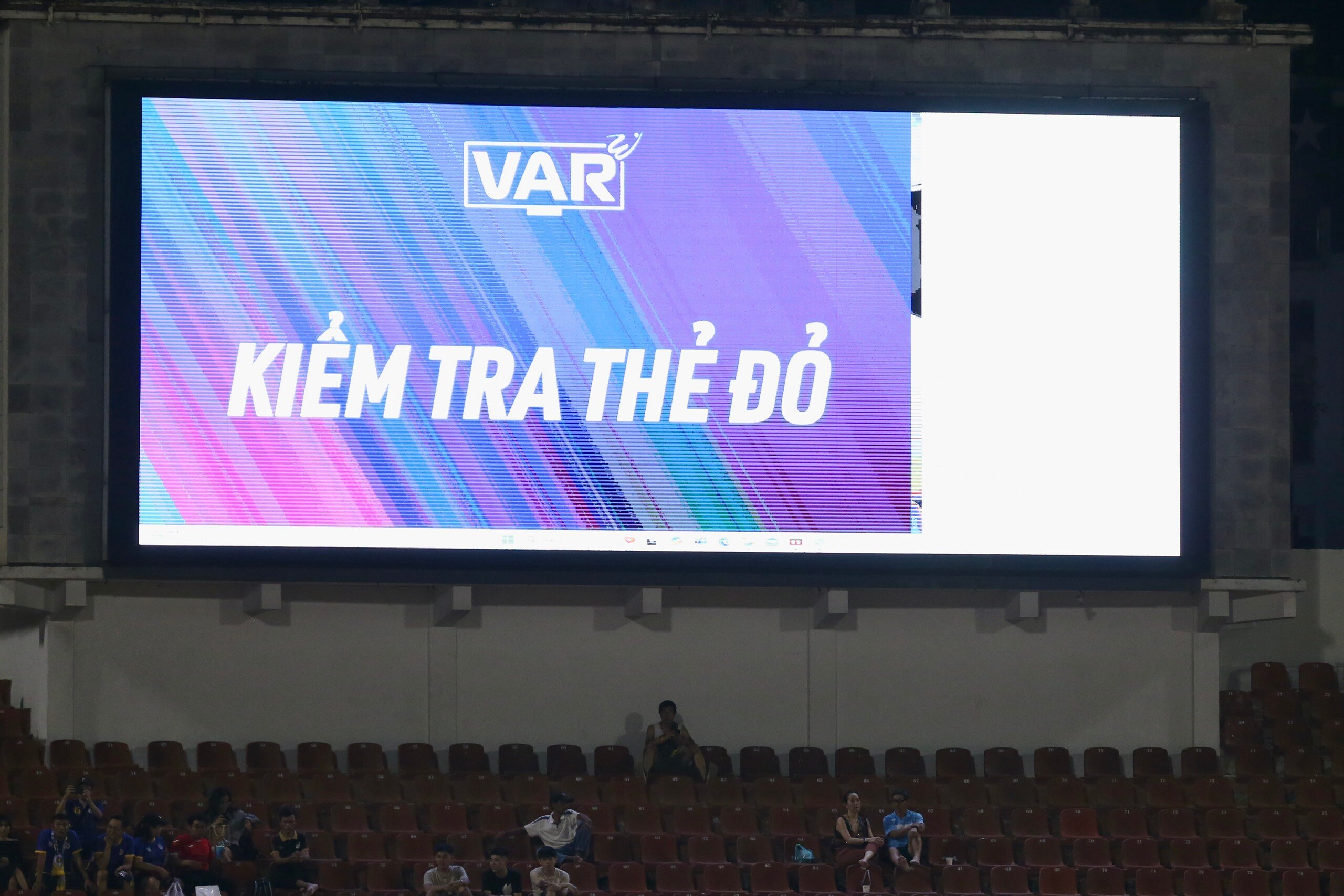 Dấu mốc lịch sử ở vòng 4 V-League: VAR phủ sóng cả 7 trận đấu- Ảnh 5.