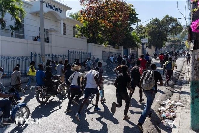 Người dân biểu tình phản đối bạo lực băng đảng ở thủ đô Port-au-Prince, Haiti