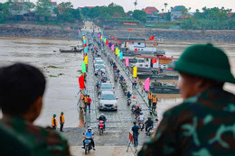 ថ្ងៃដំបូងមនុស្សឆ្លងស្ពានផុងចូវ 3779.jpg