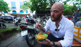 Západní zákazníci jedí xoi xeo 0.gif