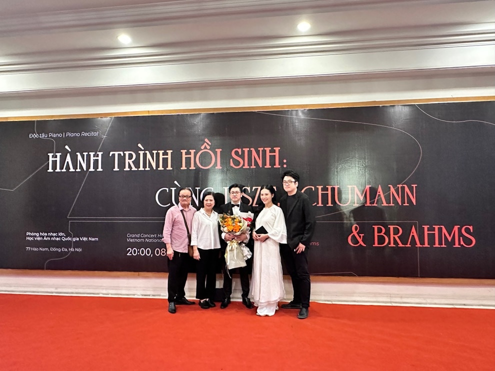 Ấn tượng "Hành trình hồi sinh" của nghệ sĩ Lưu Hồng Quang