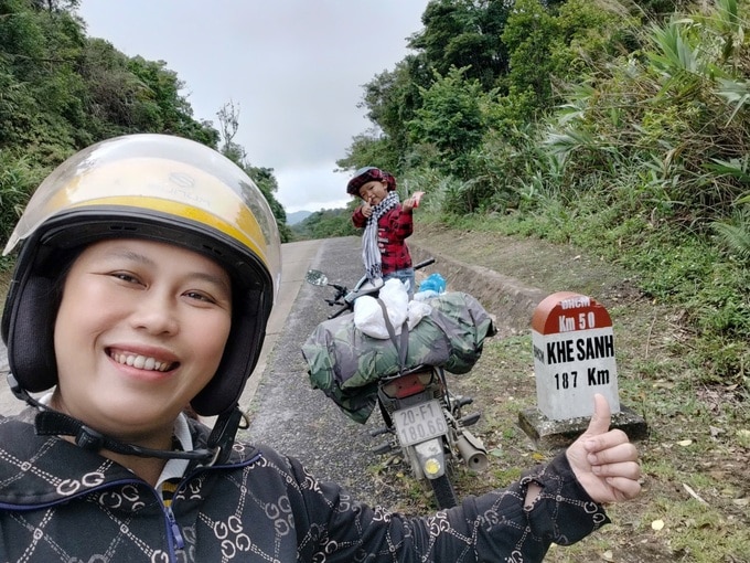 Bé trai người Dao được mẹ đưa đi phượt, 4 tuổi đã thăm hết 63 tỉnh thành