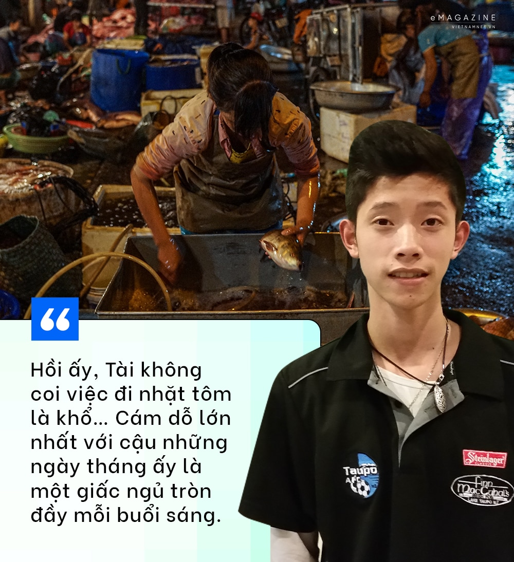 Cậu bé nhặt tôm rơi ở chợ đầu mối Long Biên trở thành lập trình viên xuất sắc