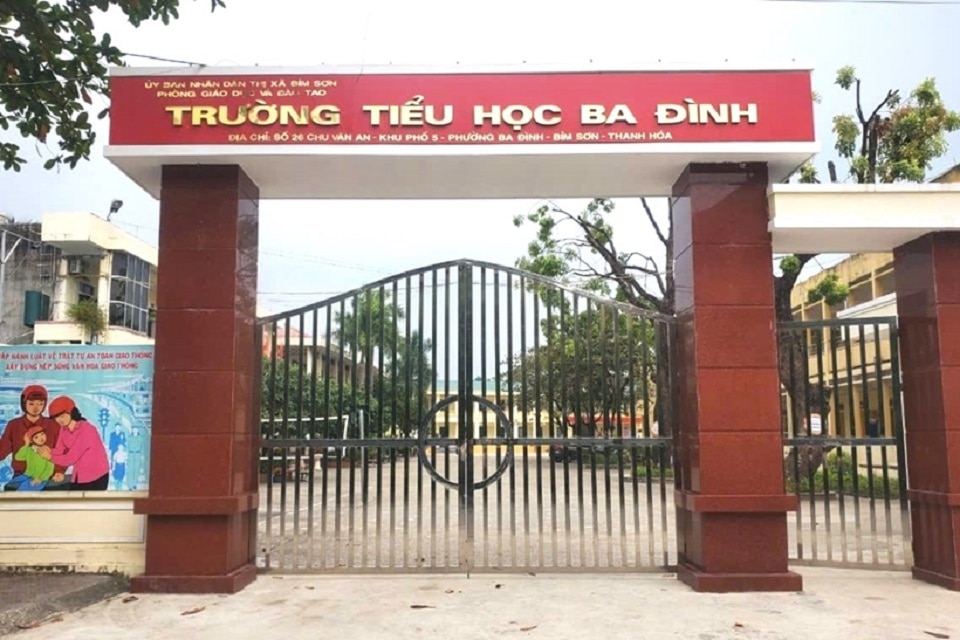 Trường Tiểu học Ba Đình, nơi xảy ra sự việc.