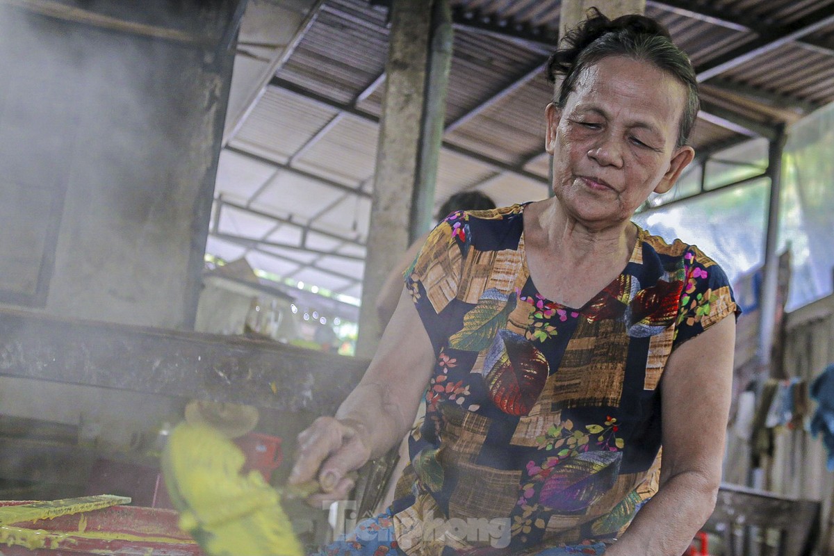 Làng nghề bánh tráng hơn 300 năm tuổi