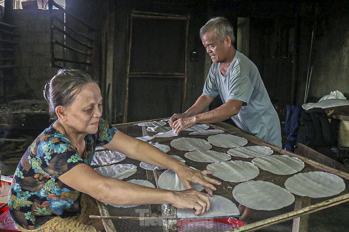 Làng nghề bánh tráng hơn 300 năm tuổi