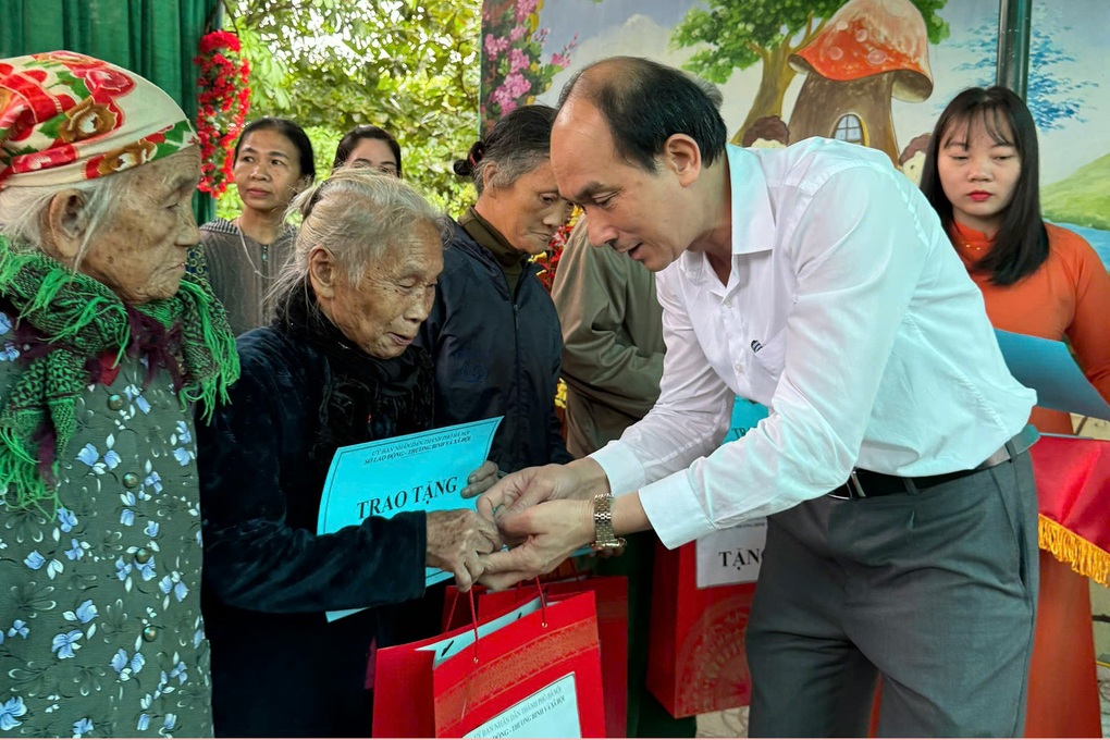 150 suất quà dành tặng hộ nghèo, trẻ em khó khăn tại Quảng Bình - 1