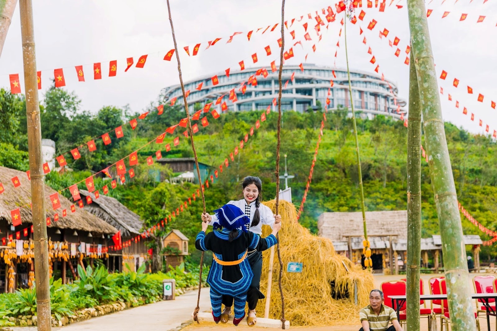 lao cai tung goi kich cau du lich khung uu dai den 50 hinh 6