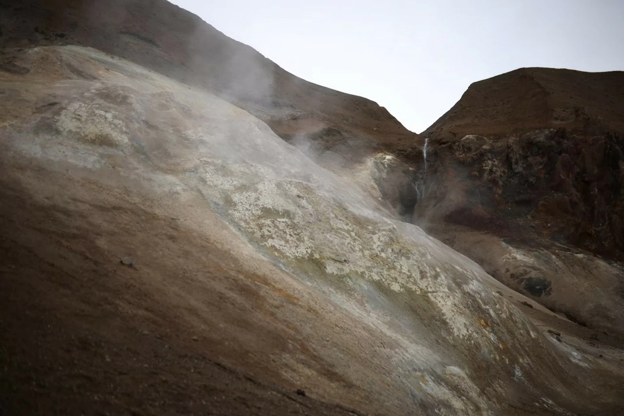 Du lịch Iceland: Trầm trồ trước khung cảnh siêu thực như hành tinh lạ ở vùng đất lửa và băng