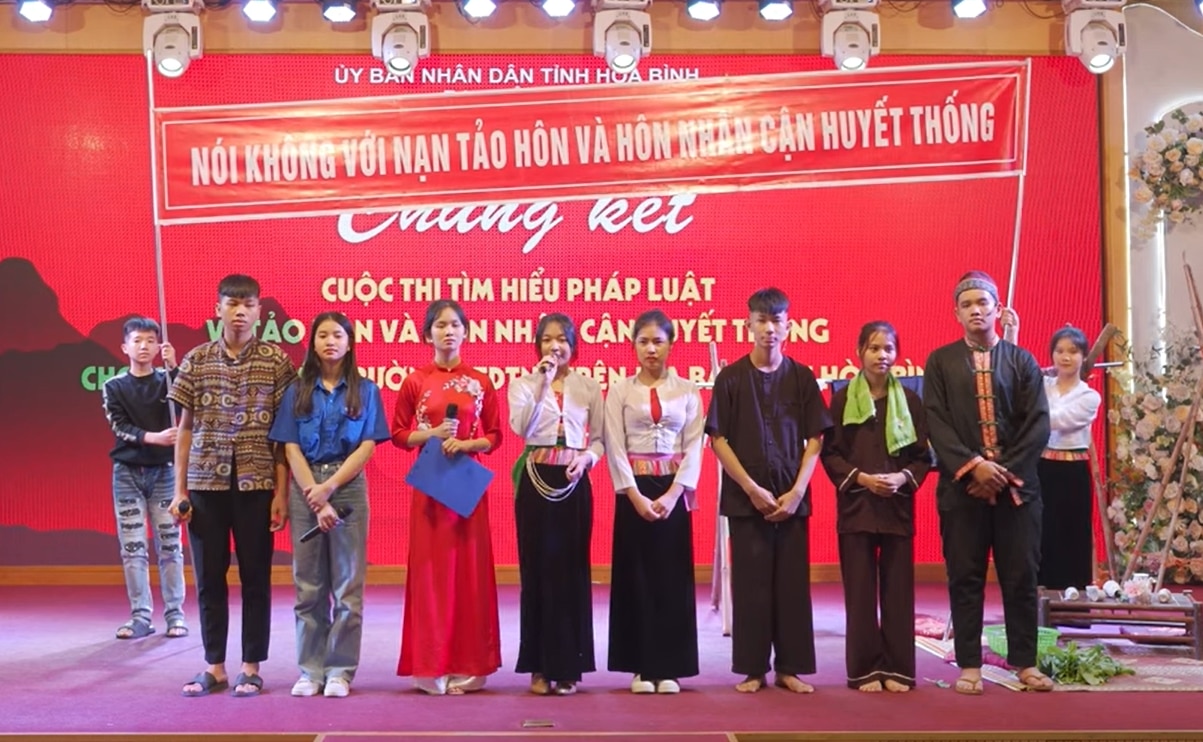 Các hoạt động ngoại khóa, các cuộc thi giúp học sinh nâng cao kiến thức pháp luật về phòng chống TH-HNCHT 