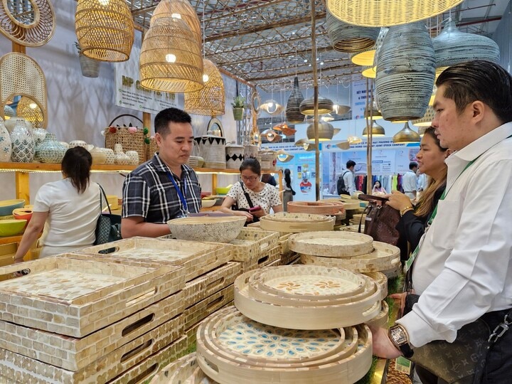 Ở thời điểm giá nguyên liệu lên cao nhưng đơn hàng ít, giá bán khó tăng khiến doanh nghiệp ngại vay vốn vì lo đội thêm chi phí. (Ảnh minh họa: H.L)