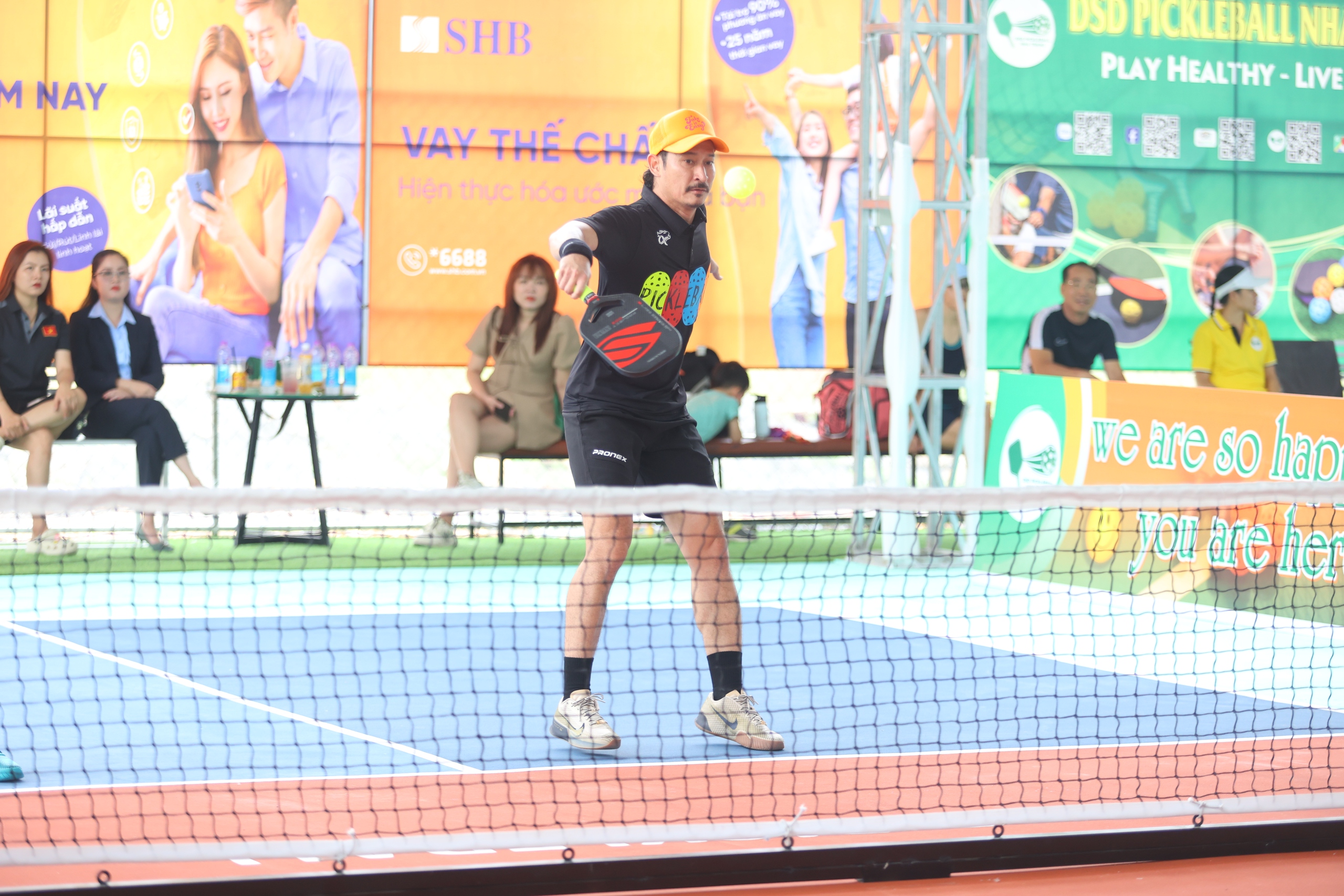 Diễn viên Huy Khánh, ca sĩ Akira Phan 'cháy' hết mình cùng giải pickleball đầy ý nghĩa- Ảnh 5.