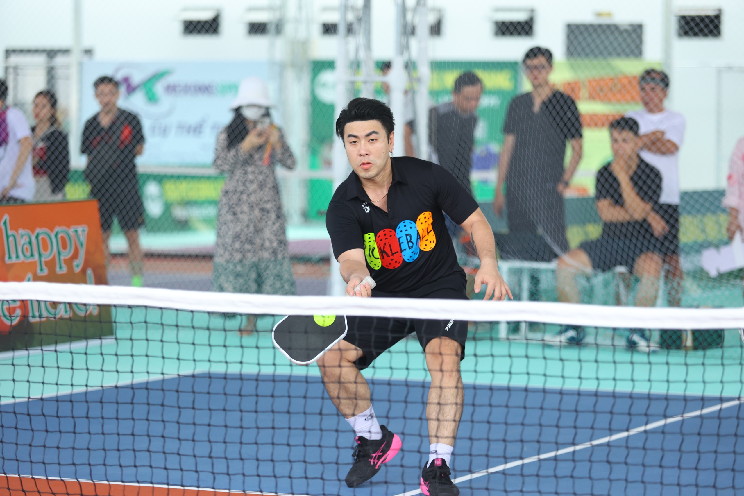 Diễn viên Huy Khánh, ca sĩ Akira Phan 'cháy' hết mình cùng giải pickleball đầy ý nghĩa- Ảnh 10.