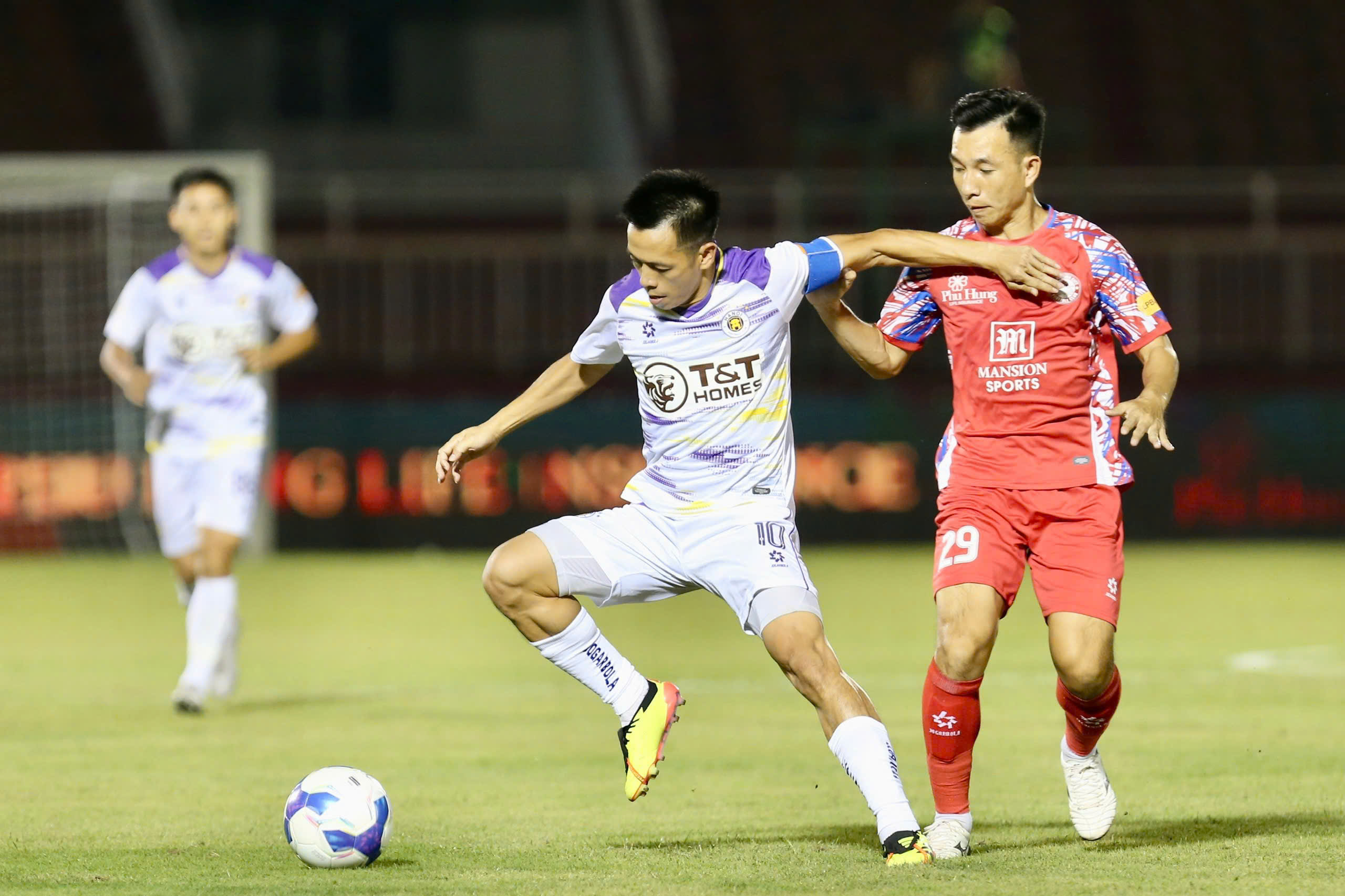 V-League: Căng thẳng nghẹt thở cuộc đua đỉnh bảng, đáy bảng cũng có kém nóng đâu!- Ảnh 2.