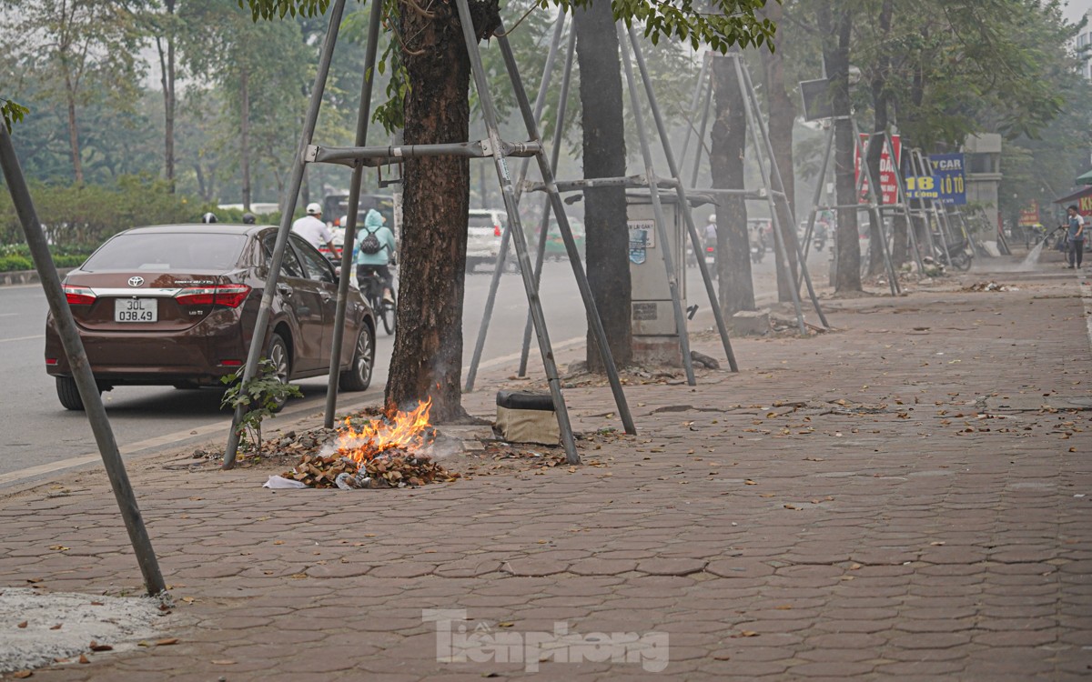 Trời Hà Nội mờ đục vì ô nhiễm, một số nơi không khí ở mức xấu ảnh 12