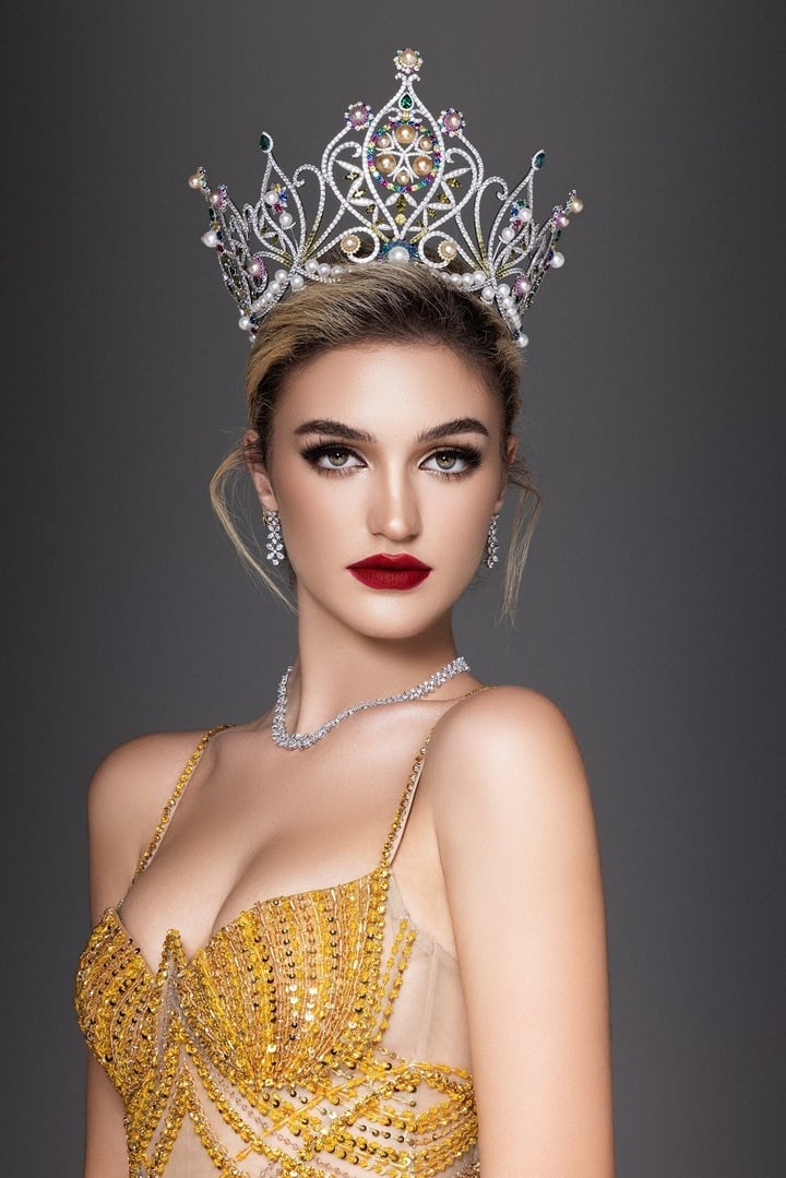 Trong nhiệm kỳ, Miss Earth 2023 - Drita Ziri đã tham gia nhiều hoạt động bảo vệ môi trường và cộng đồng. Cô đã khởi xướng và tham gia vào các chiến dịch trồng cây xanh, dọn dẹp bãi biển và nâng cao nhận thức về biến đổi khí hậu. Drita đã cùng tổ chức Miss Earth thực hiện nhiều buổi hội thảo và sự kiện nhằm kêu gọi cộng đồng cùng hành động vì môi trường. Cô cũng đã hợp tác với các tổ chức phi chính phủ và các doanh nghiệp để thực hiện các dự án bảo vệ môi trường bền vững