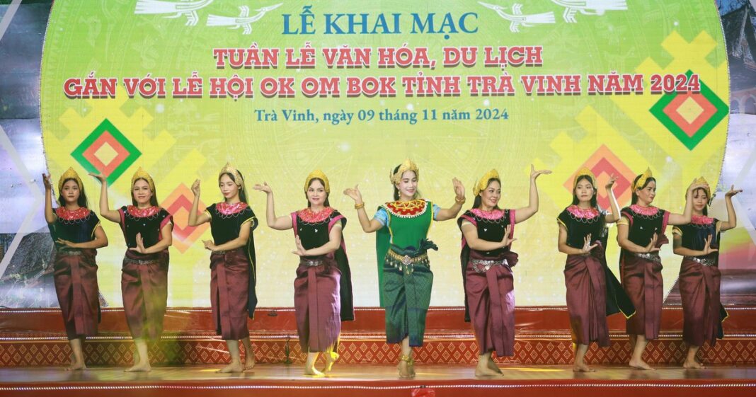 Khai mạc tuần lễ văn hóa, du lịch gắn với lễ hội Ooc Om Boc