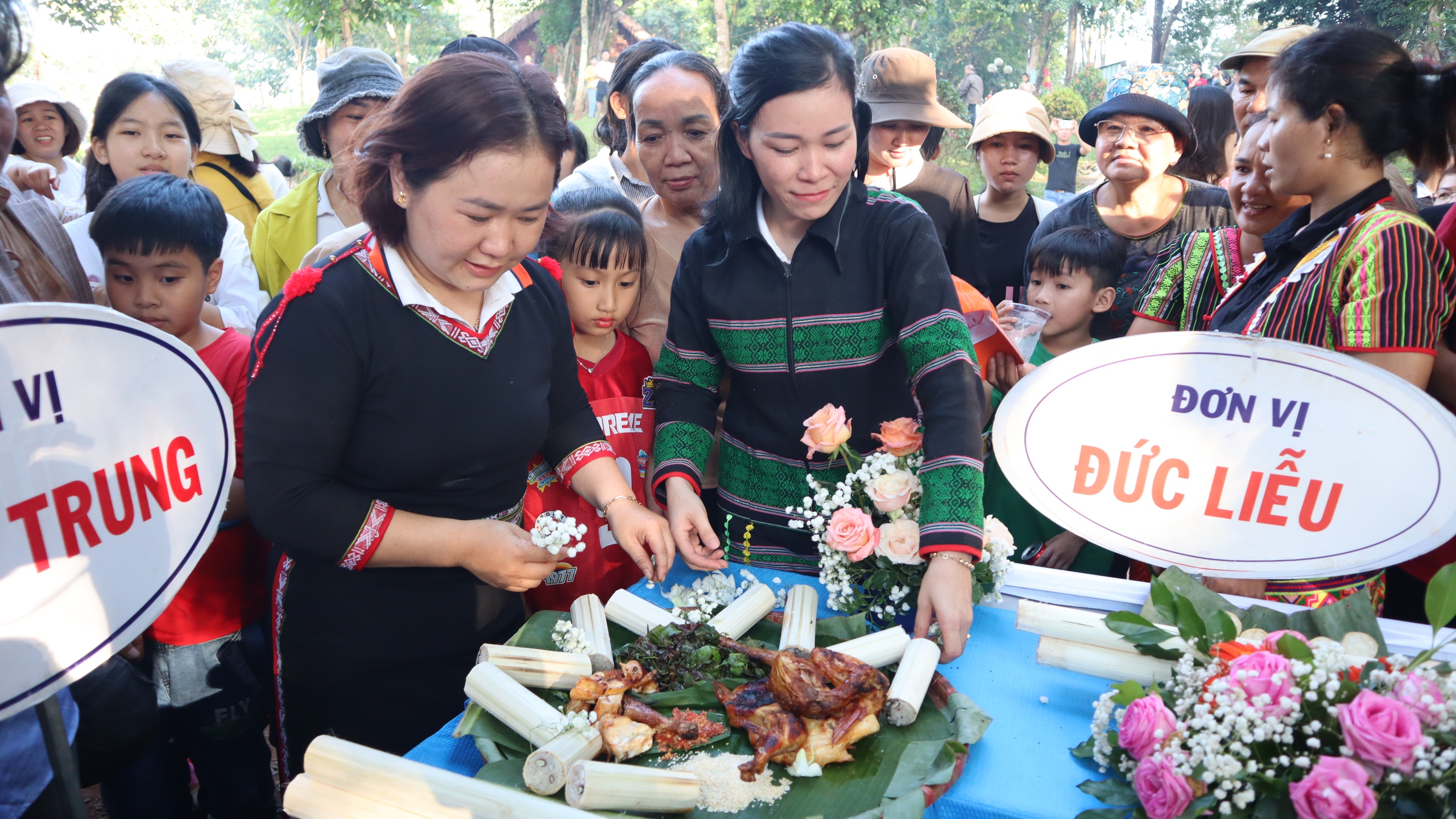 Bình Phước: Công bố bộ đàn đá và bộ cồng chiêng lớn nhất Việt Nam- Ảnh 8.