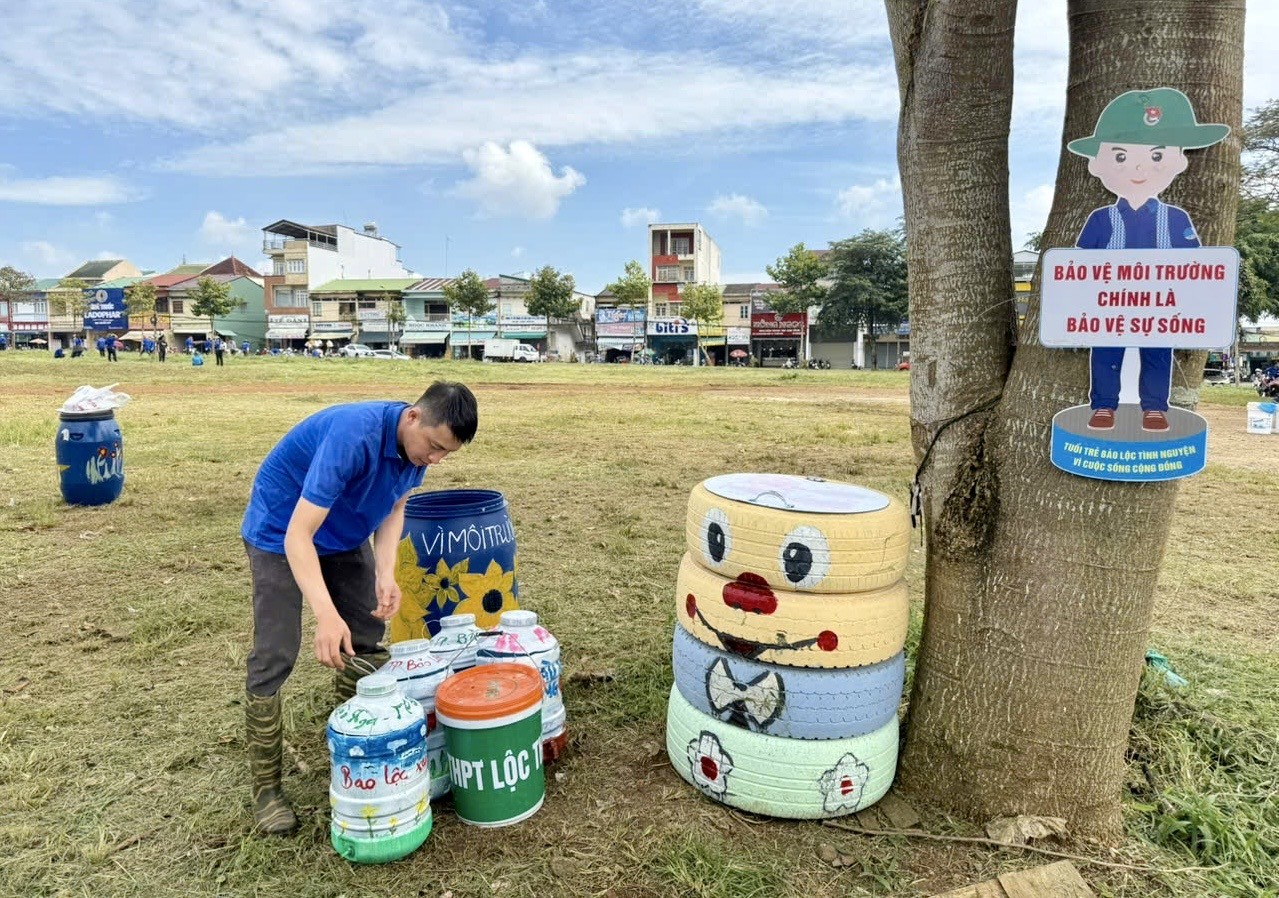 Tuổi trẻ Lâm Đồng thực hiện nhiều hoạt động vì cộng đồng mừng lễ hội lớn ảnh 4