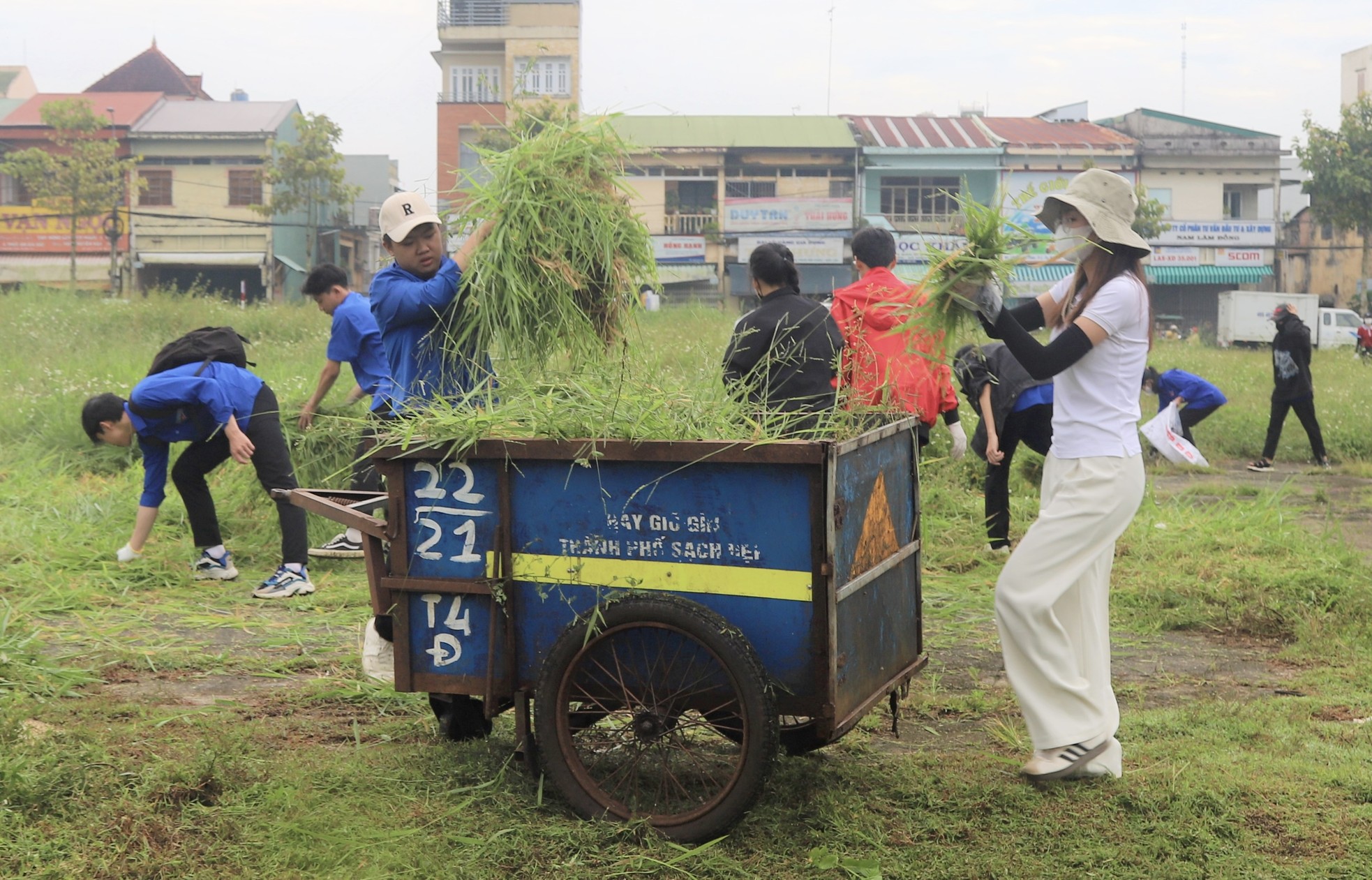 Tuổi trẻ Lâm Đồng thực hiện nhiều hoạt động vì cộng đồng mừng lễ hội lớn ảnh 8