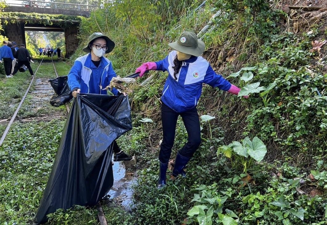 Tuổi trẻ Lâm Đồng thực hiện nhiều hoạt động vì cộng đồng mừng lễ hội lớn ảnh 11